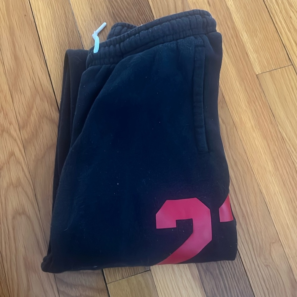 Jordan boys black and red sweatpants